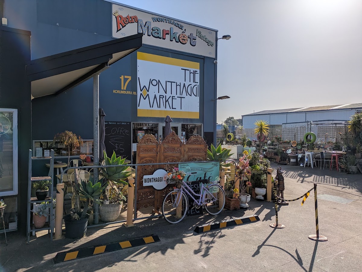 Handcrafted goods and collectables